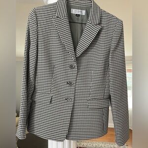 Thari women blazer in white, black and deep green size 10 . New no tag .